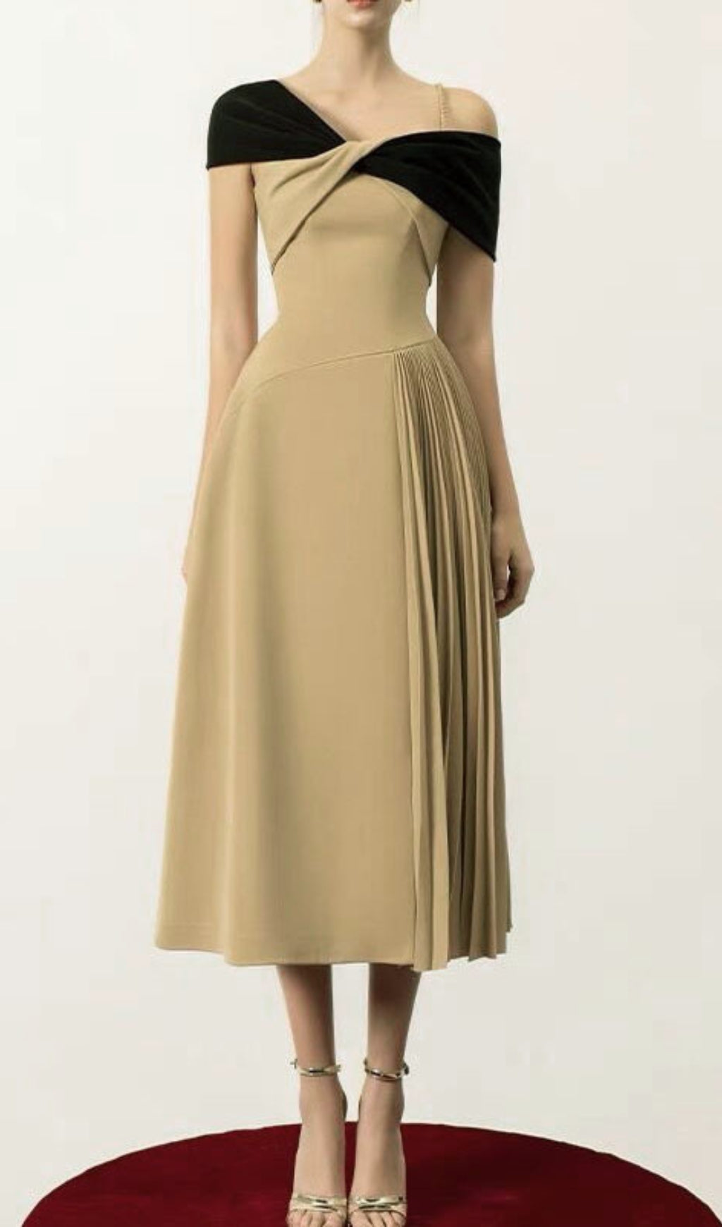 Polished Dress with an Effortless Classic Look