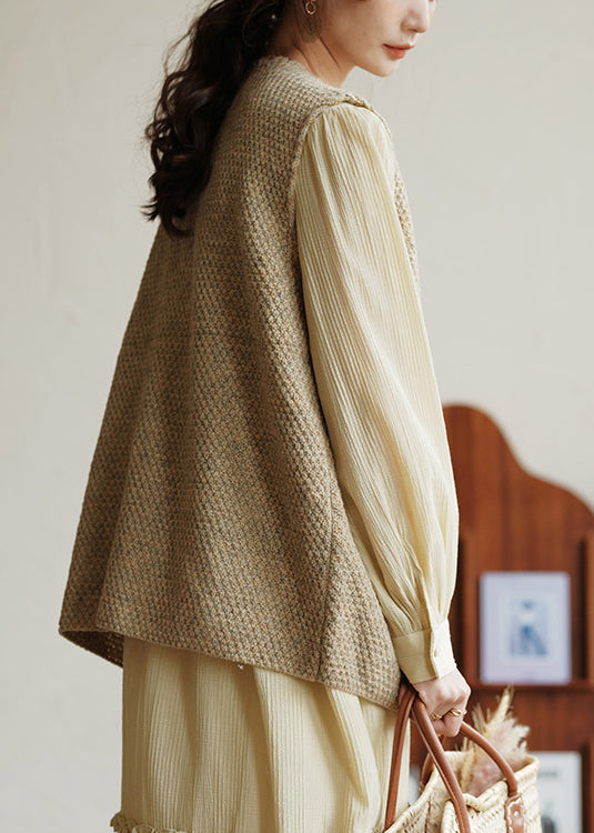 Gracefully Styled Coat for Any Occasion