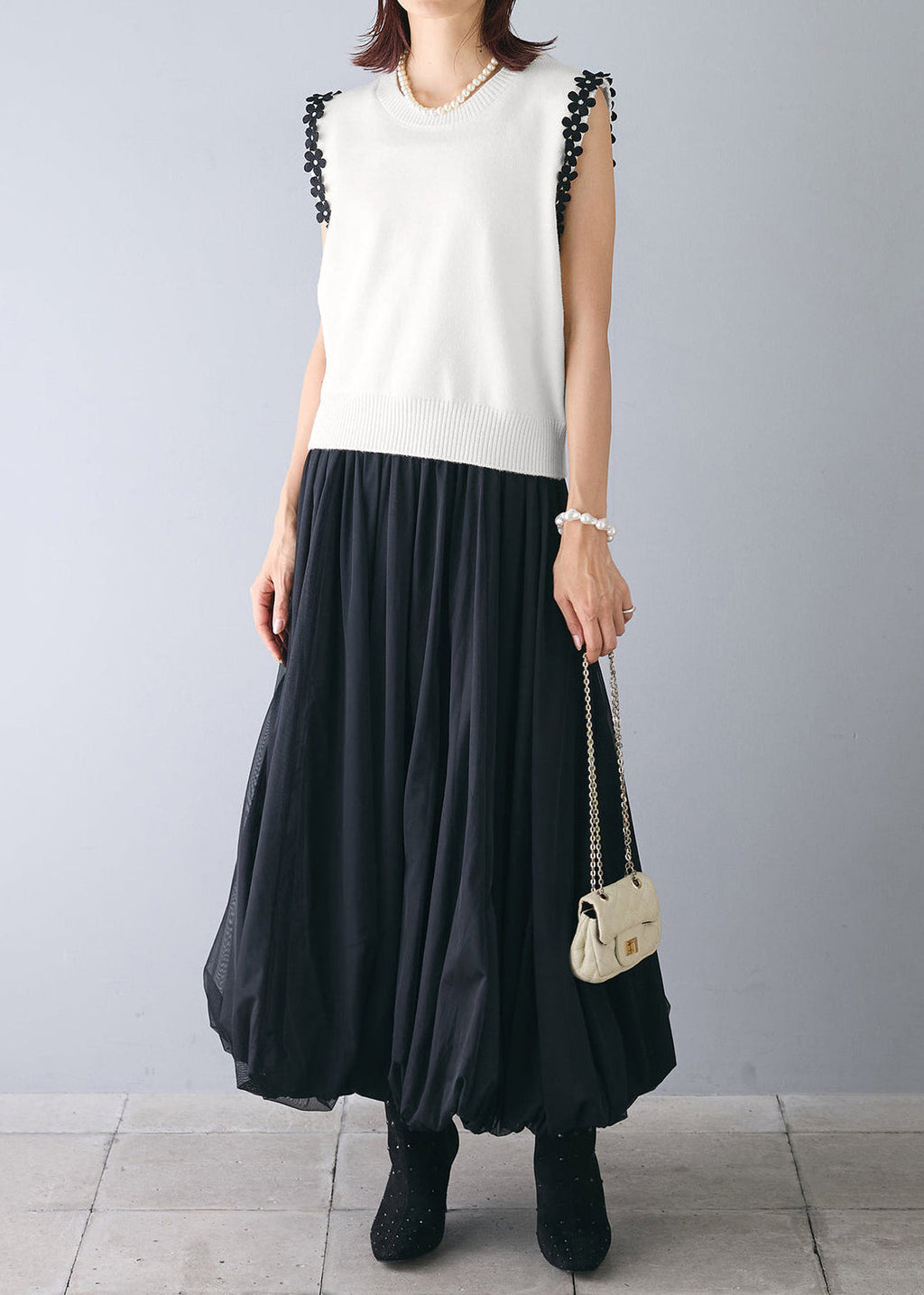 Effortlessly Elegant Garment with a Timeless Design