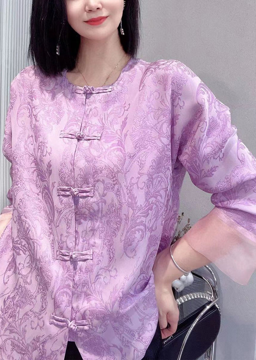 Classic Vintage Shirt with a Flattering Fit
