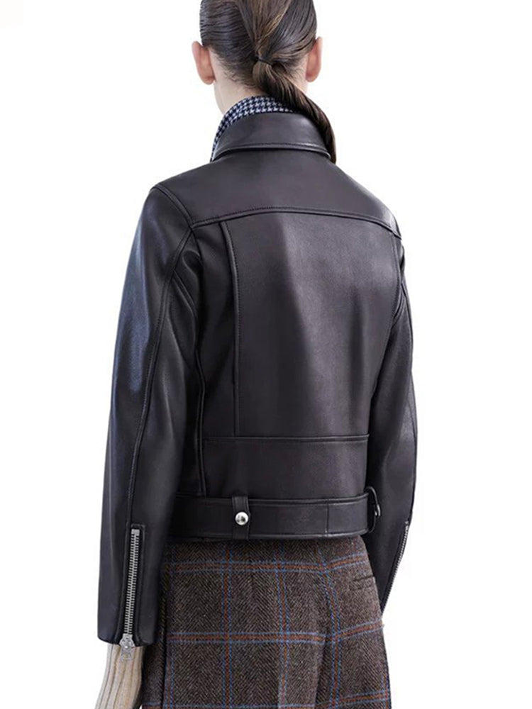 Well Tailored Jacket with a Graceful Silhouette