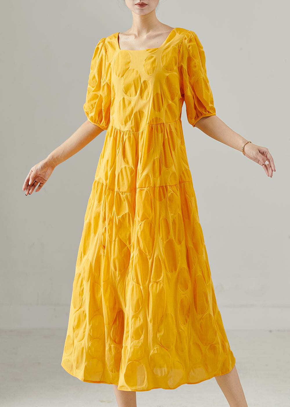 Well Tailored Dress with a Graceful Silhouette