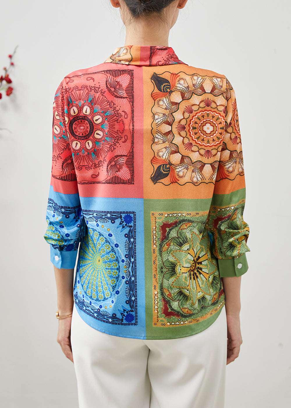 Classic Vintage Blouse with a Flattering Fit