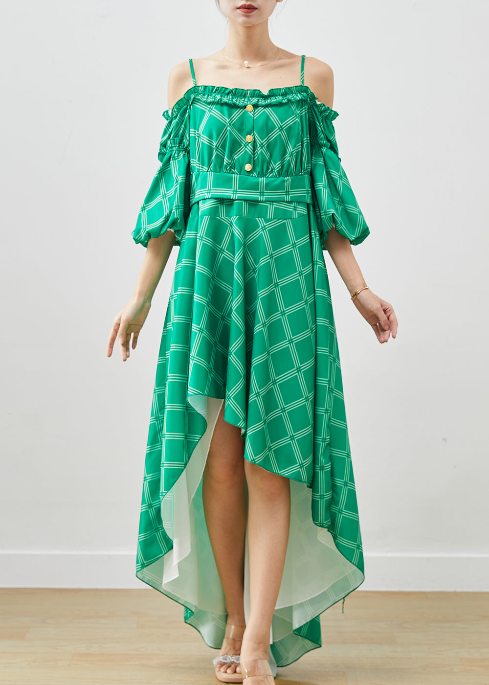 Well Tailored Dress with a Graceful Silhouette