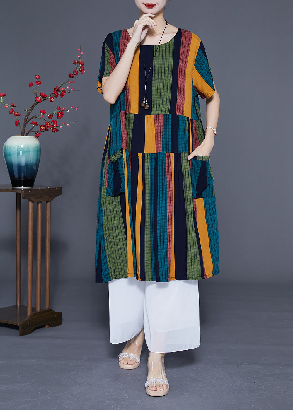 Well Tailored Dress with a Graceful Silhouette