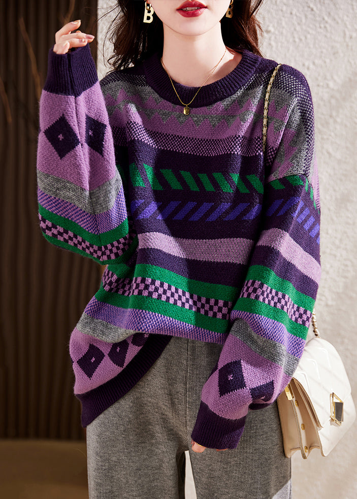 Classic Vintage Sweater with a Flattering Fit