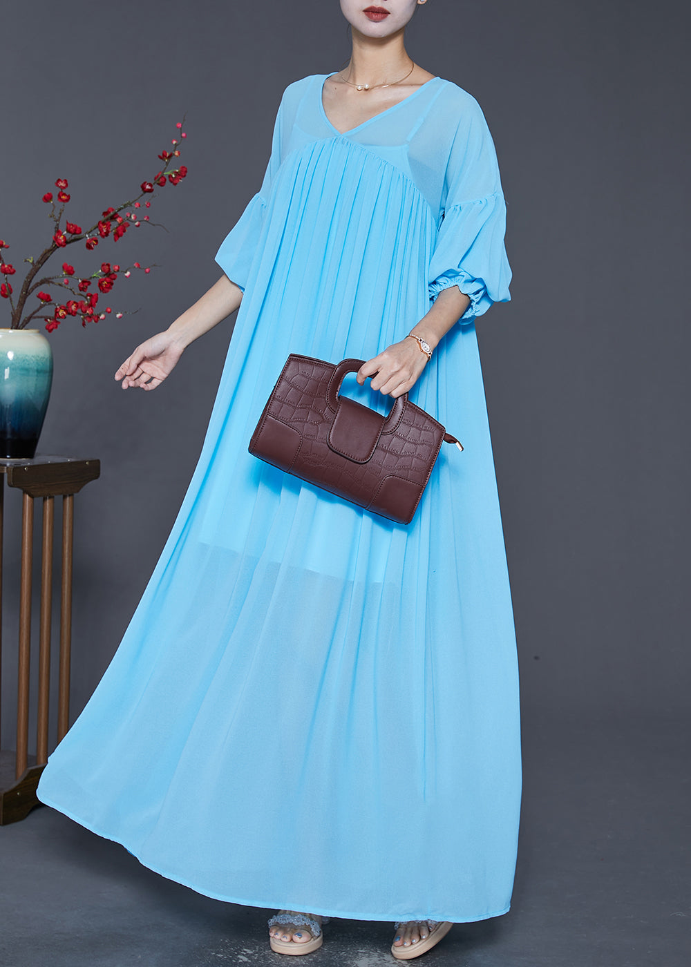Well Tailored Dress with a Graceful Silhouette