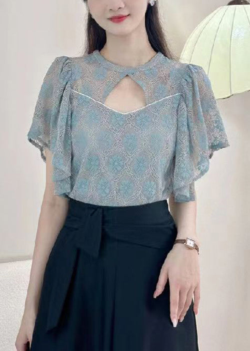 Well Tailored Blouse with a Graceful Silhouette