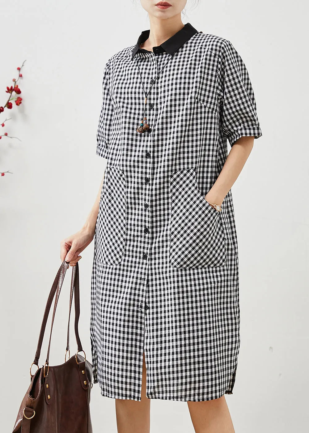 Beautifully Finished Dress in a Timeless Design