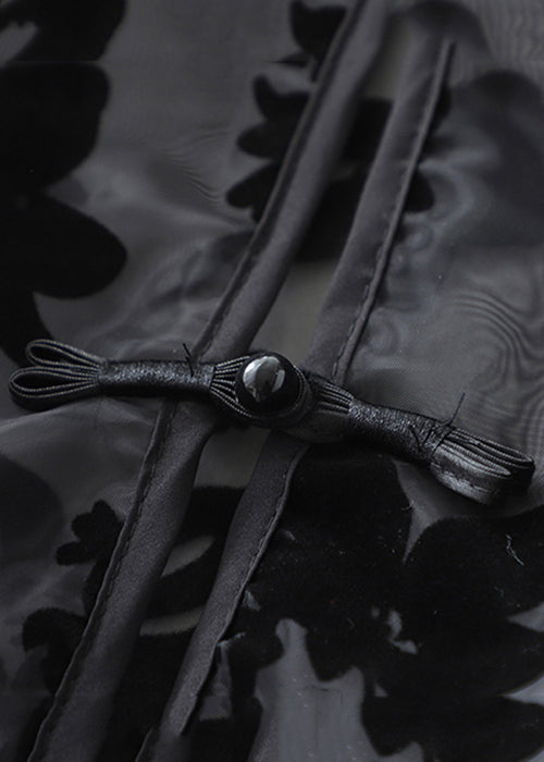 Beautifully Finished Blouse in a Timeless Design
