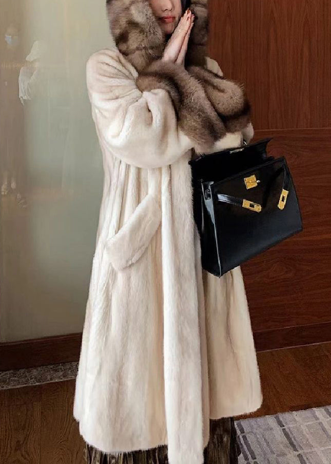Effortlessly Elegant Coat with a Timeless Design