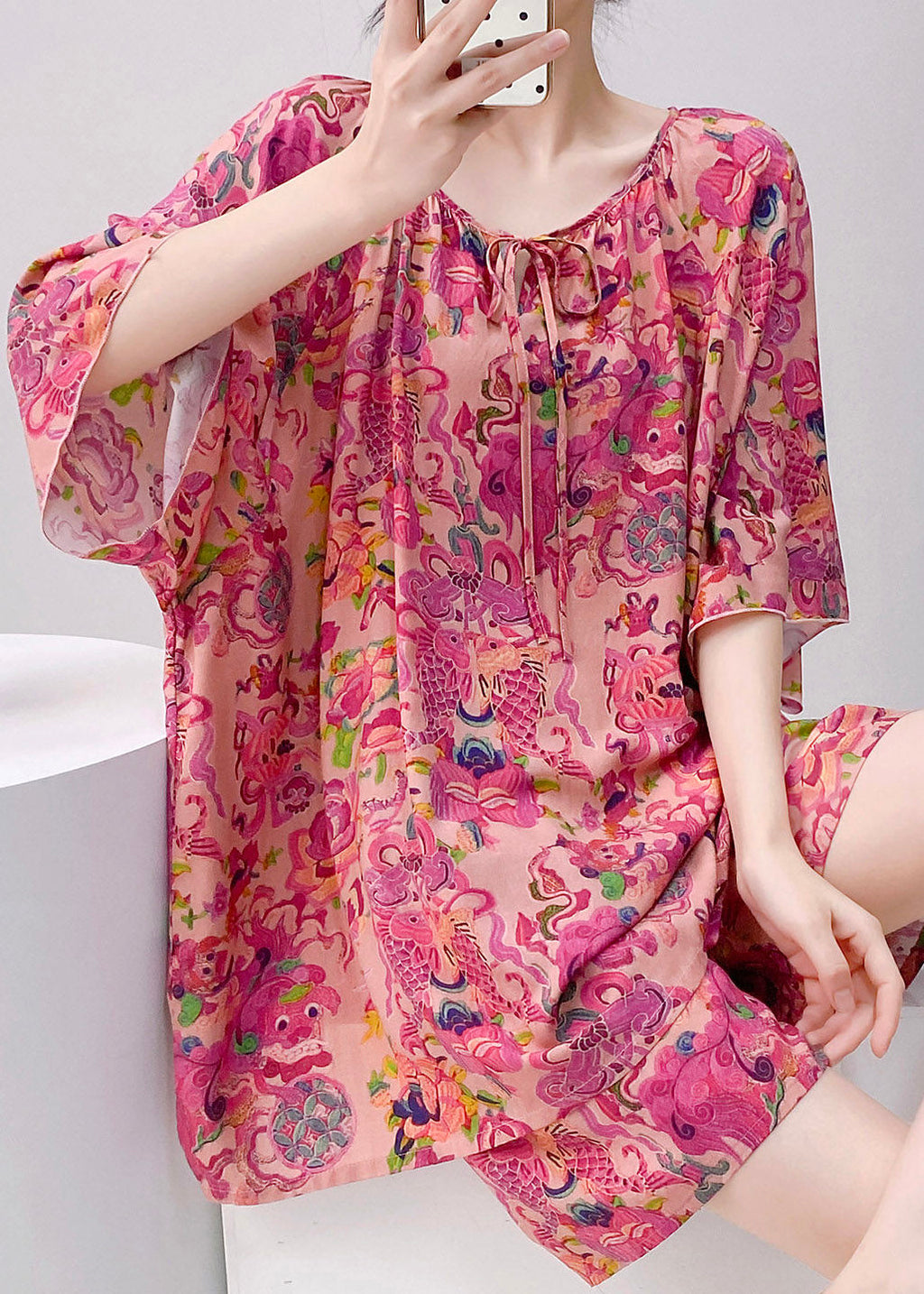 Effortlessly Elegant Top with a Timeless Design