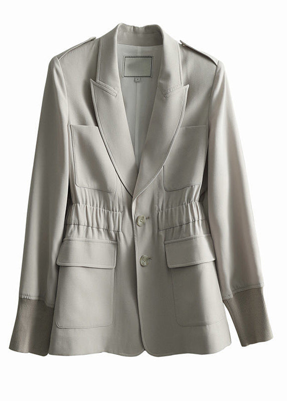 Well Tailored Coat with a Graceful Silhouette