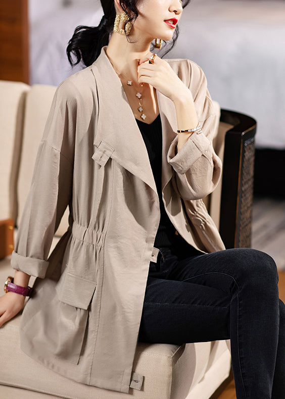 Well Tailored Coat with a Graceful Silhouette