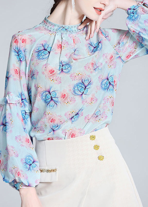 Well Tailored Top with a Graceful Silhouette
