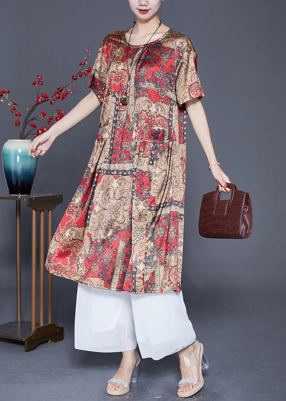 Well Tailored Dress with a Graceful Silhouette