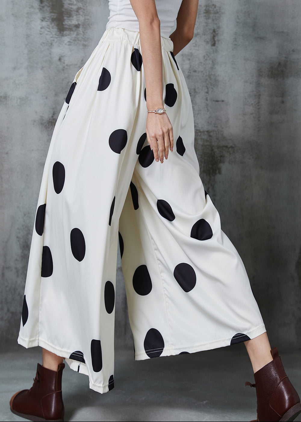 Classic Vintage Pants with a Flattering Fit