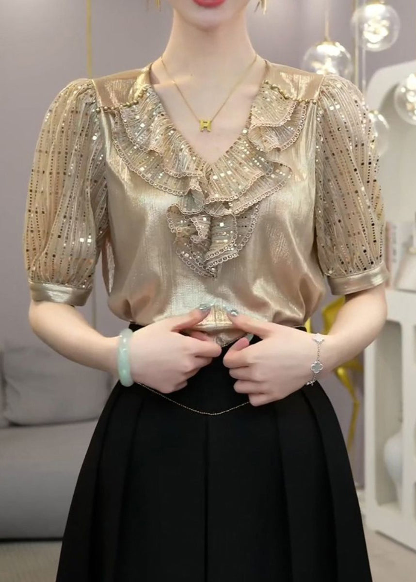 Effortlessly Elegant Top with a Timeless Design