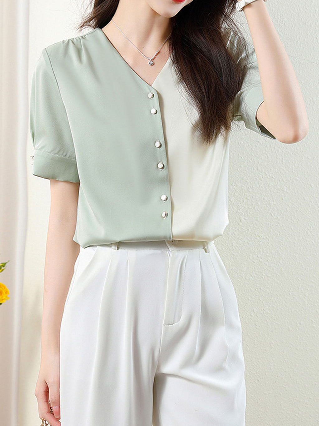 Well Tailored Shirt with a Graceful Silhouette