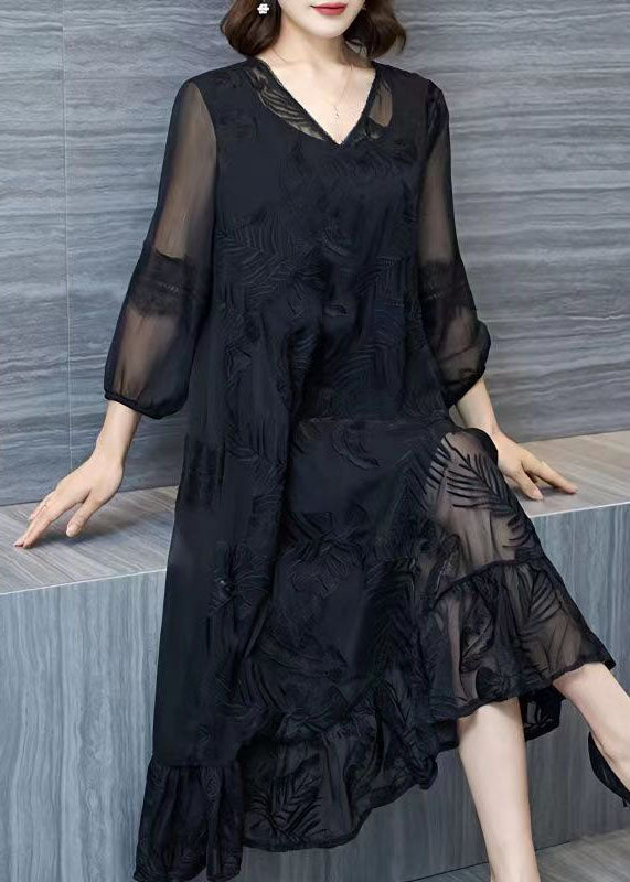 Beautifully Finished Dress in a Timeless Design
