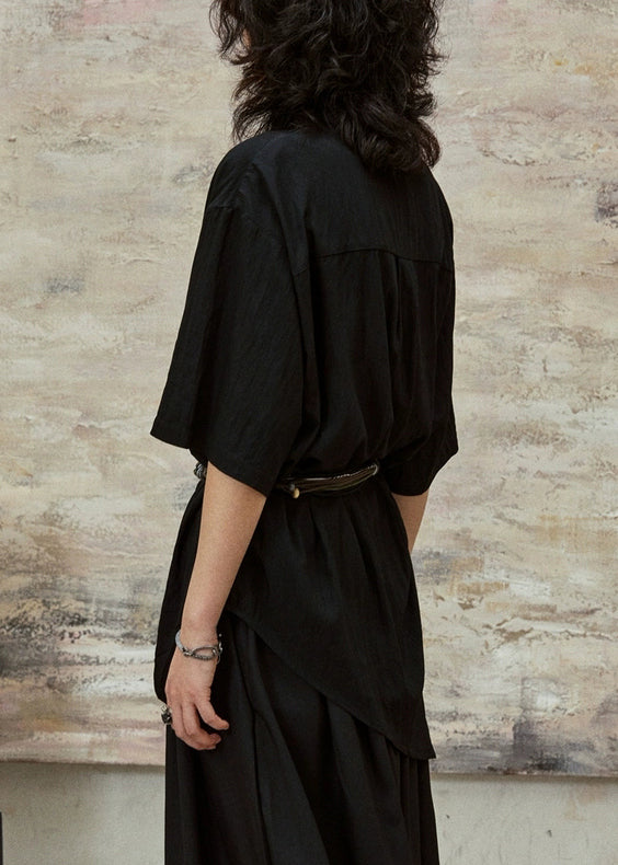 Well Tailored Blouse with a Graceful Silhouette