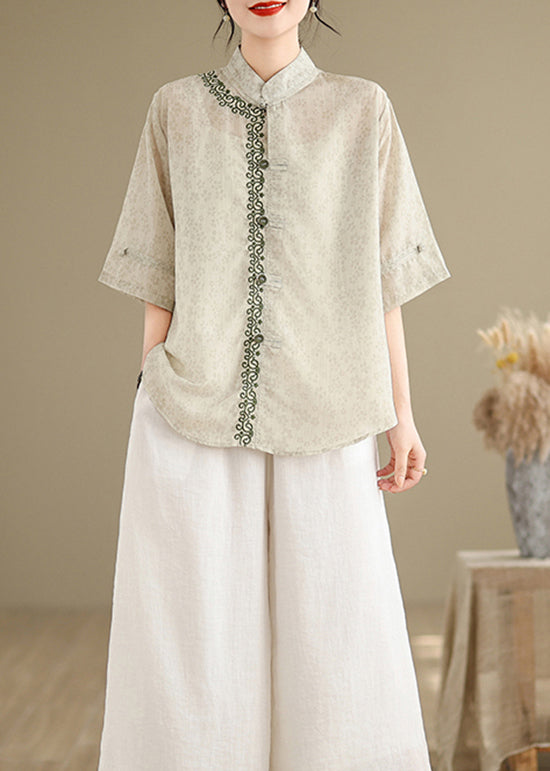 Effortlessly Elegant Top with a Timeless Design