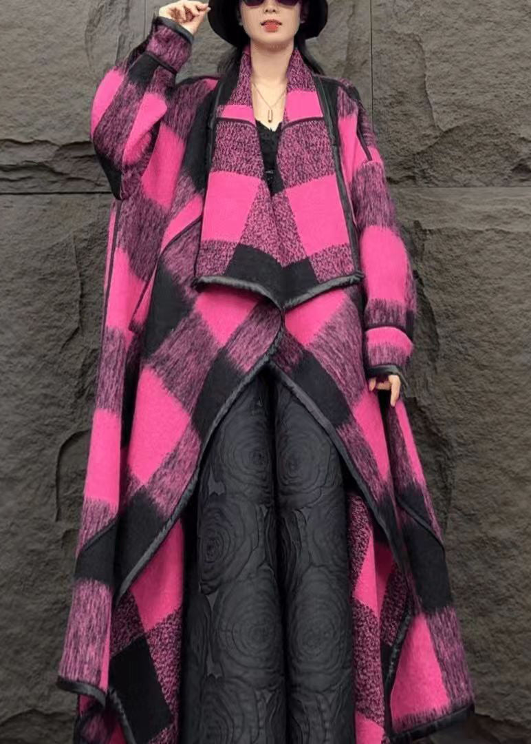Well Tailored Coat with a Graceful Silhouette