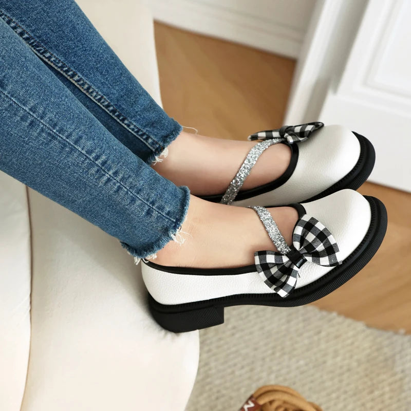 Graceful Orthopedic Loafers for Modern Look