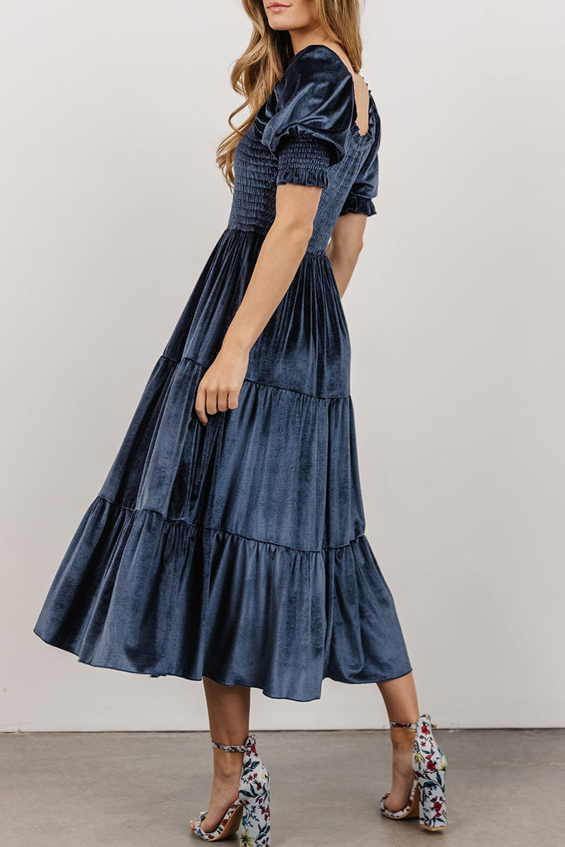 Effortlessly Elegant Dress with a Timeless Design