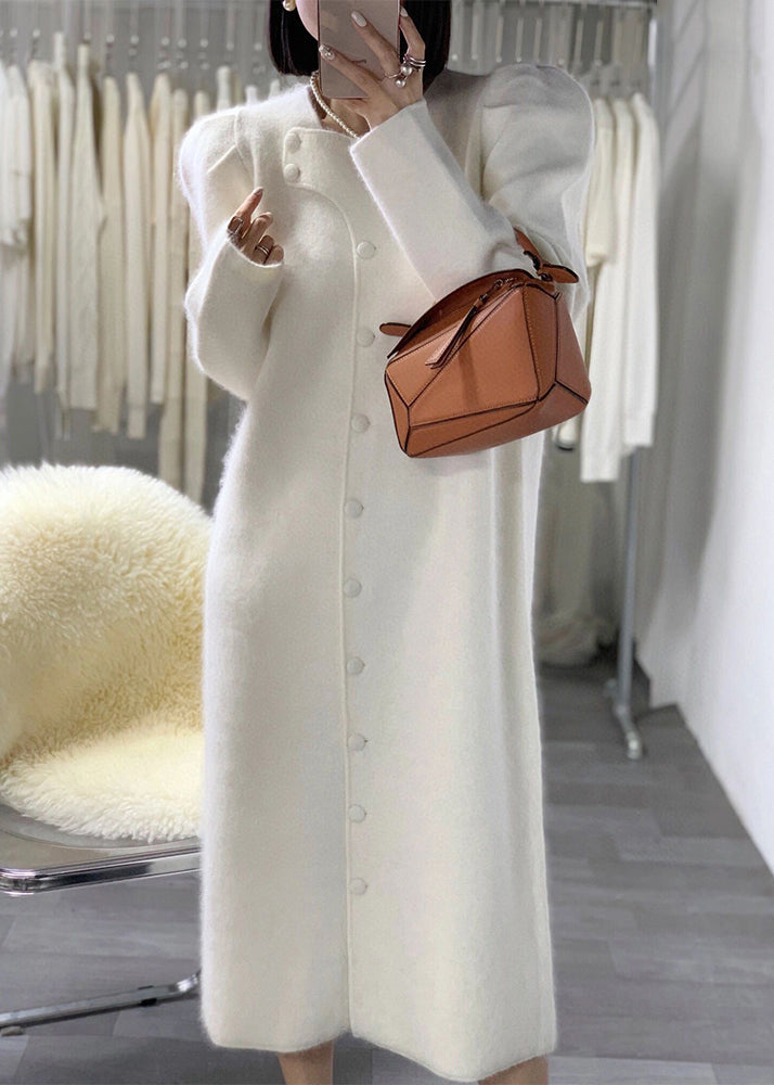 Beautifully Finished Coat in a Timeless Design