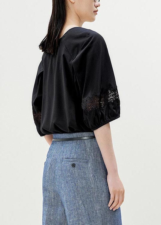 Well Tailored Blouse with a Graceful Silhouette