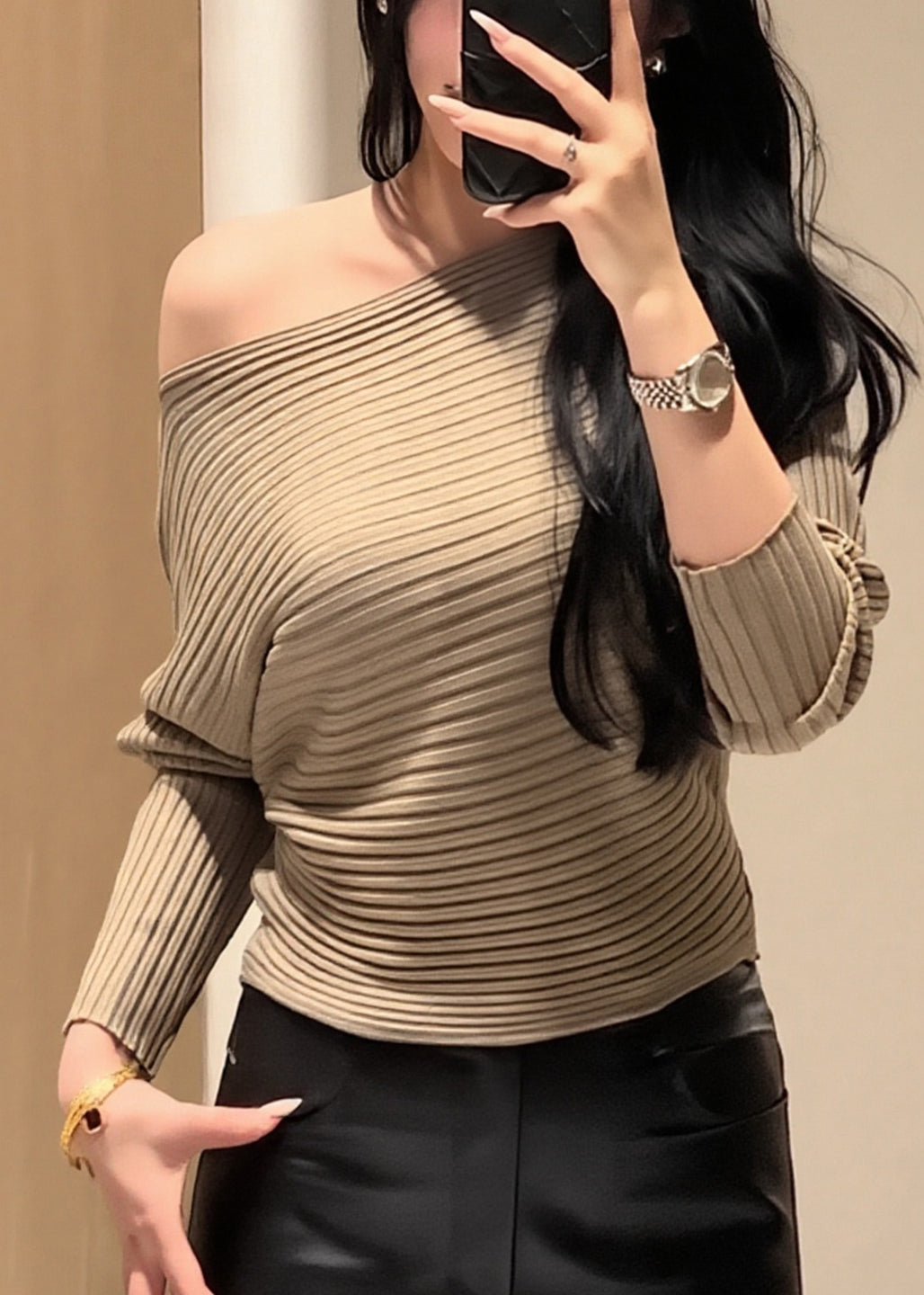 Classic Vintage Sweater with a Flattering Fit