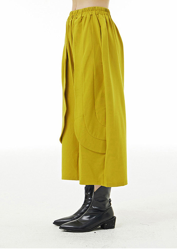 Effortlessly Elegant Pants with a Timeless Design