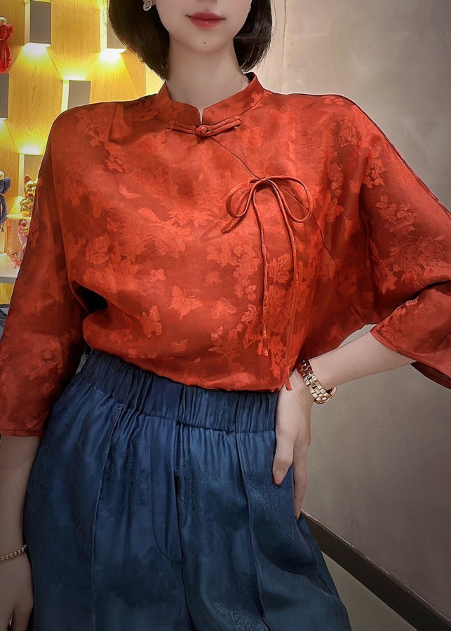 Effortlessly Elegant Top with a Timeless Design