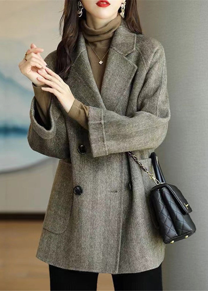 Effortlessly Elegant Coat with a Timeless Design