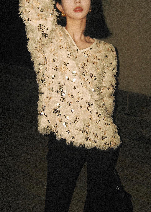 Effortlessly Elegant Sweater with a Timeless Design