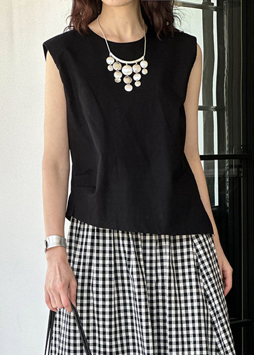 Effortlessly Elegant Top with a Timeless Design