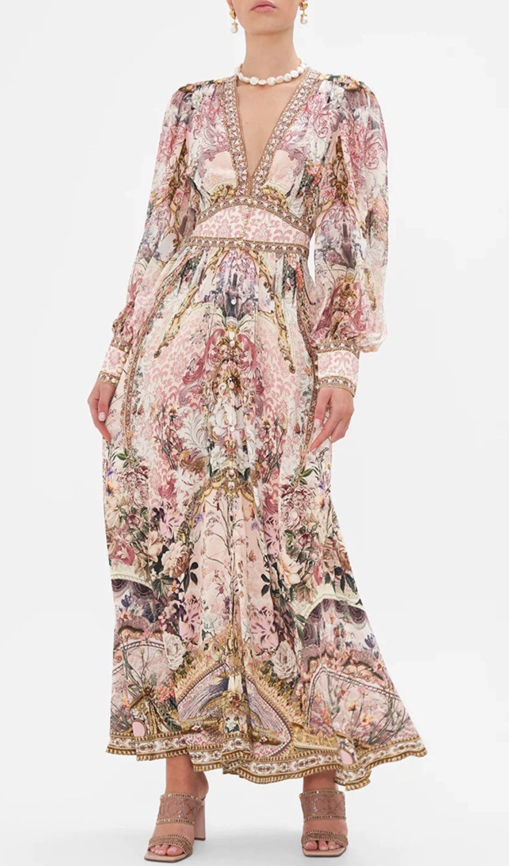 Well Tailored Dress with a Graceful Silhouette