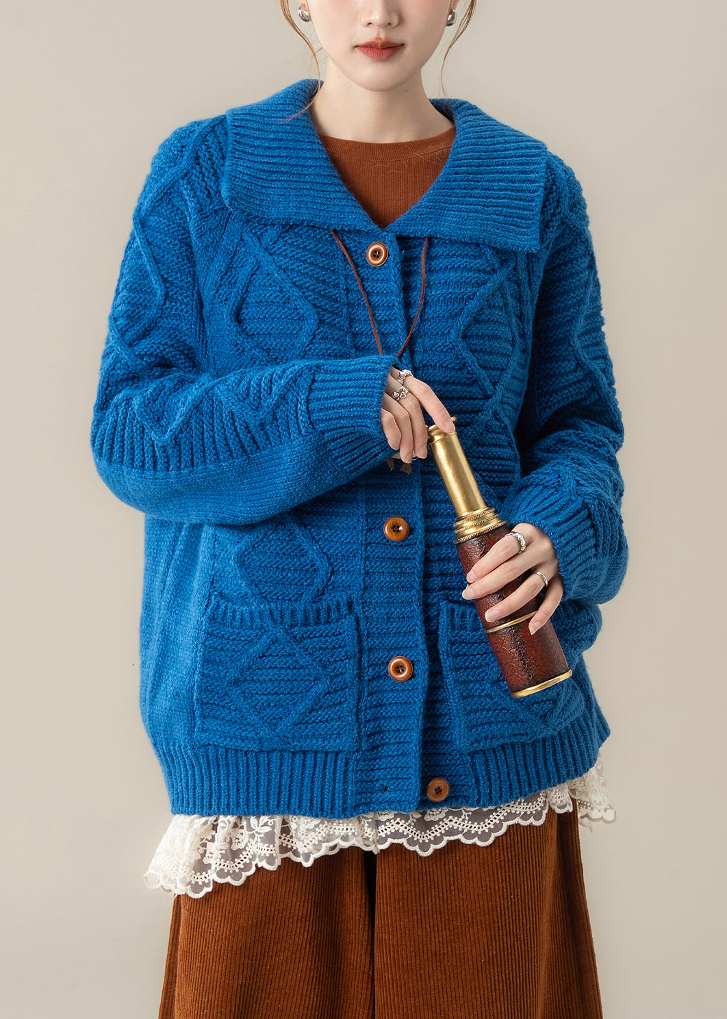 Beautifully Finished Coat in a Timeless Design