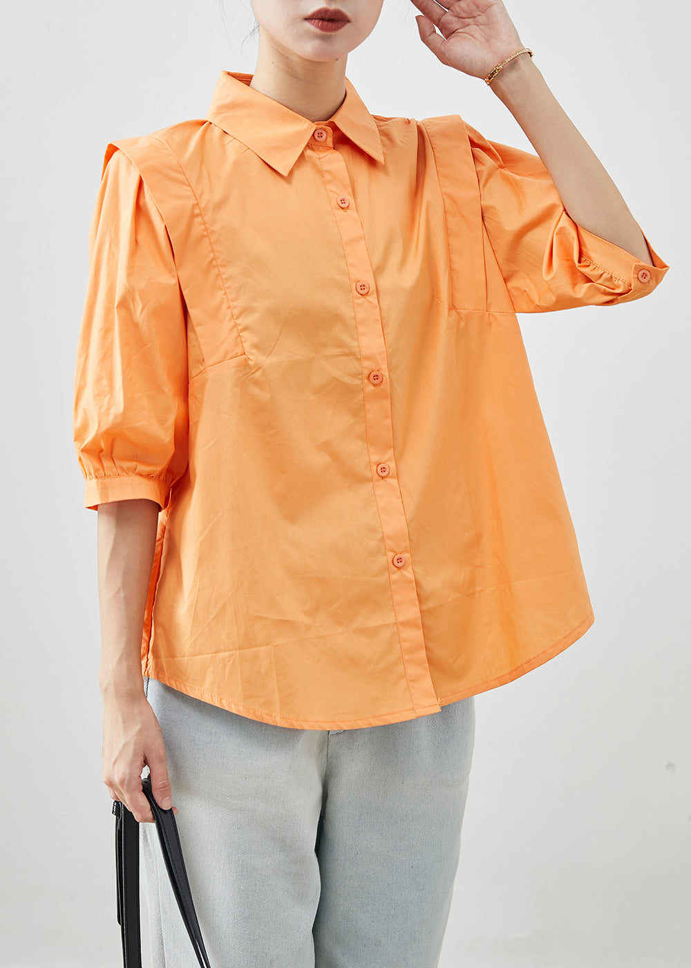 Well Tailored Shirt with a Graceful Silhouette