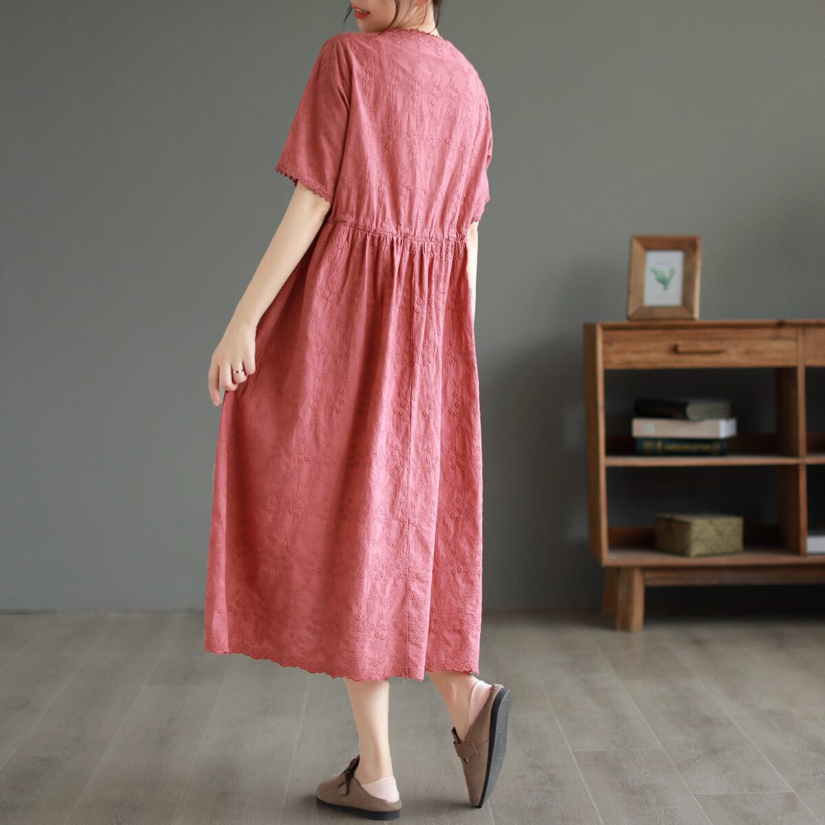 Gracefully Styled Dress for Any Occasion