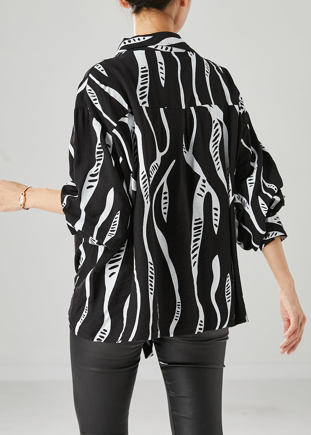 Beautifully Finished Shirt in a Timeless Design