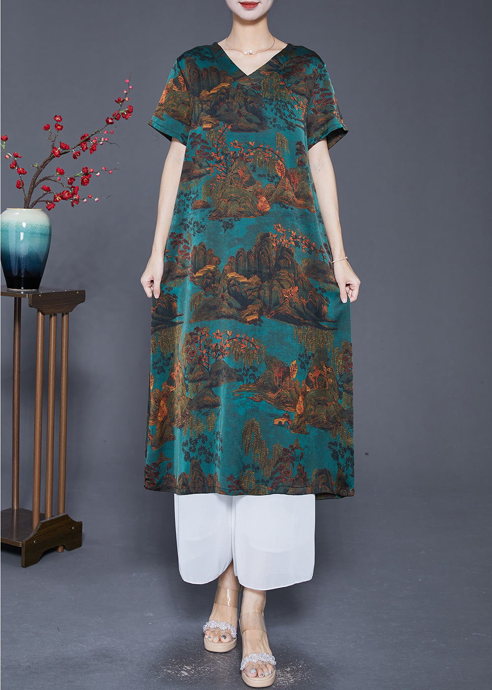 Classic Vintage & Enduringly Stylish Dress