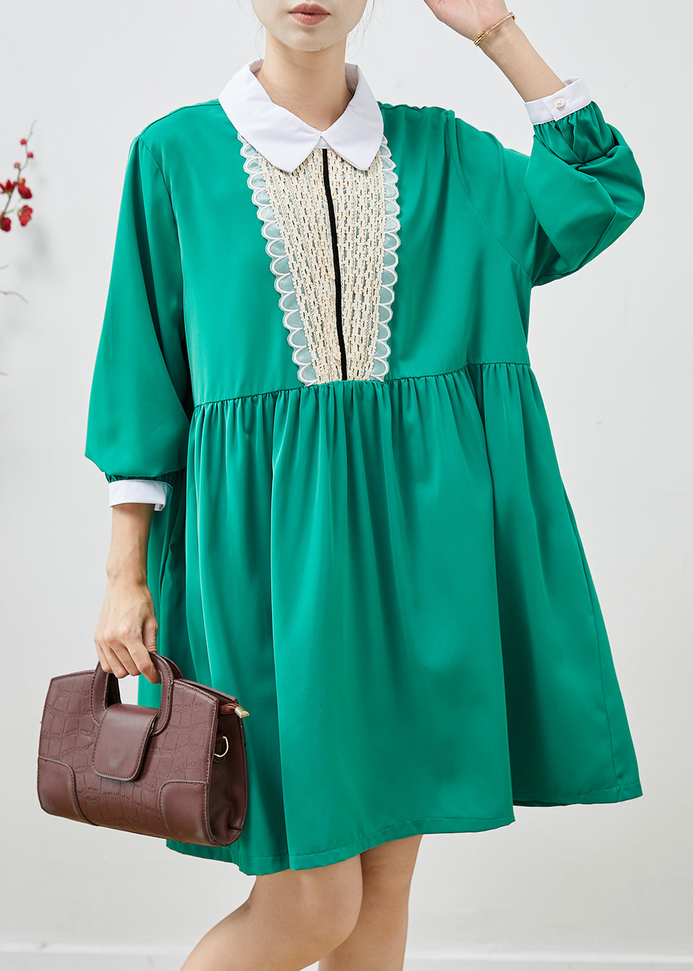 Well Tailored Dress with a Graceful Silhouette