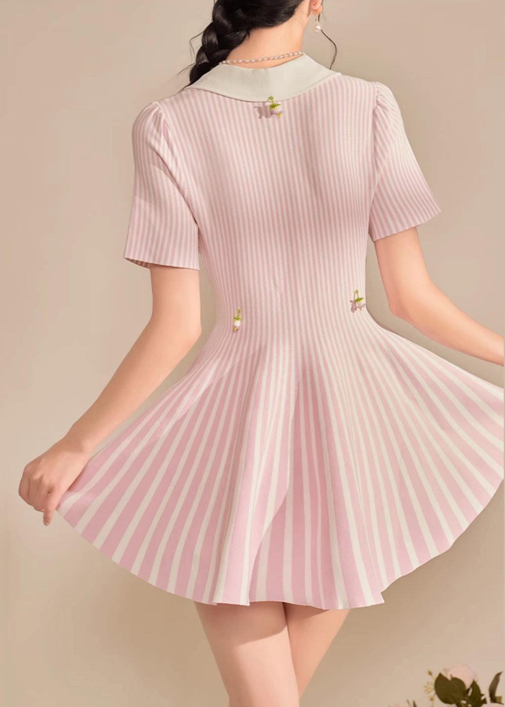 Classic Vintage Dress with a Flattering Fit