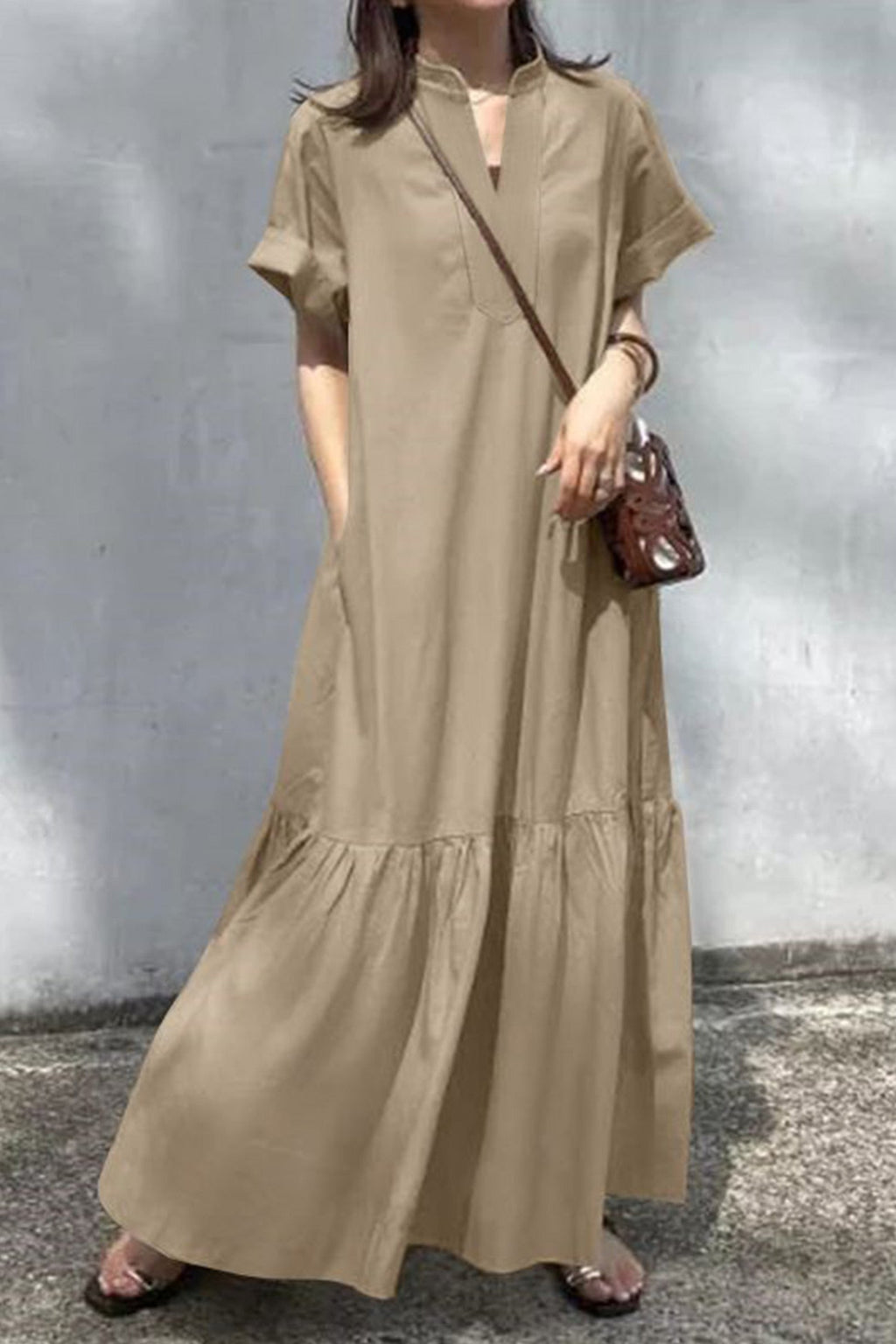 Beautifully Finished Dress in a Timeless Design