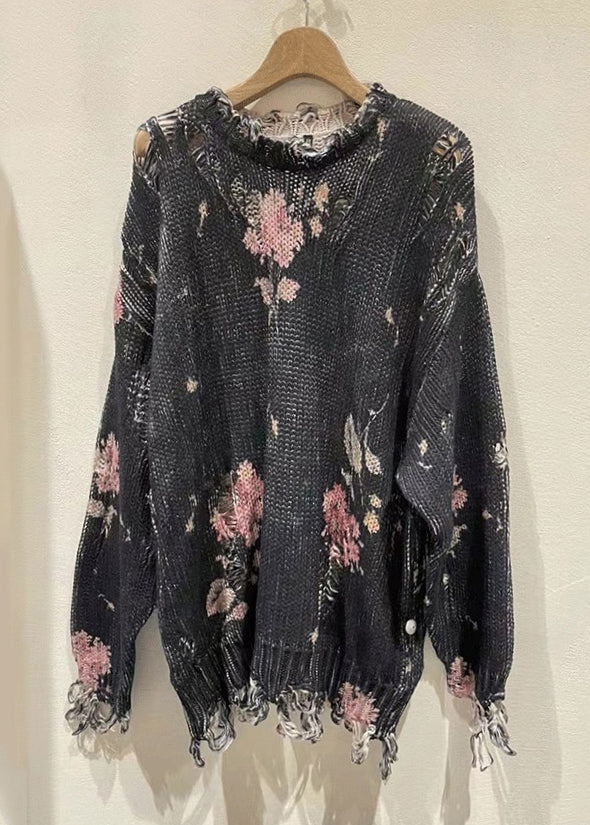 Well Tailored Sweater with a Graceful Silhouette