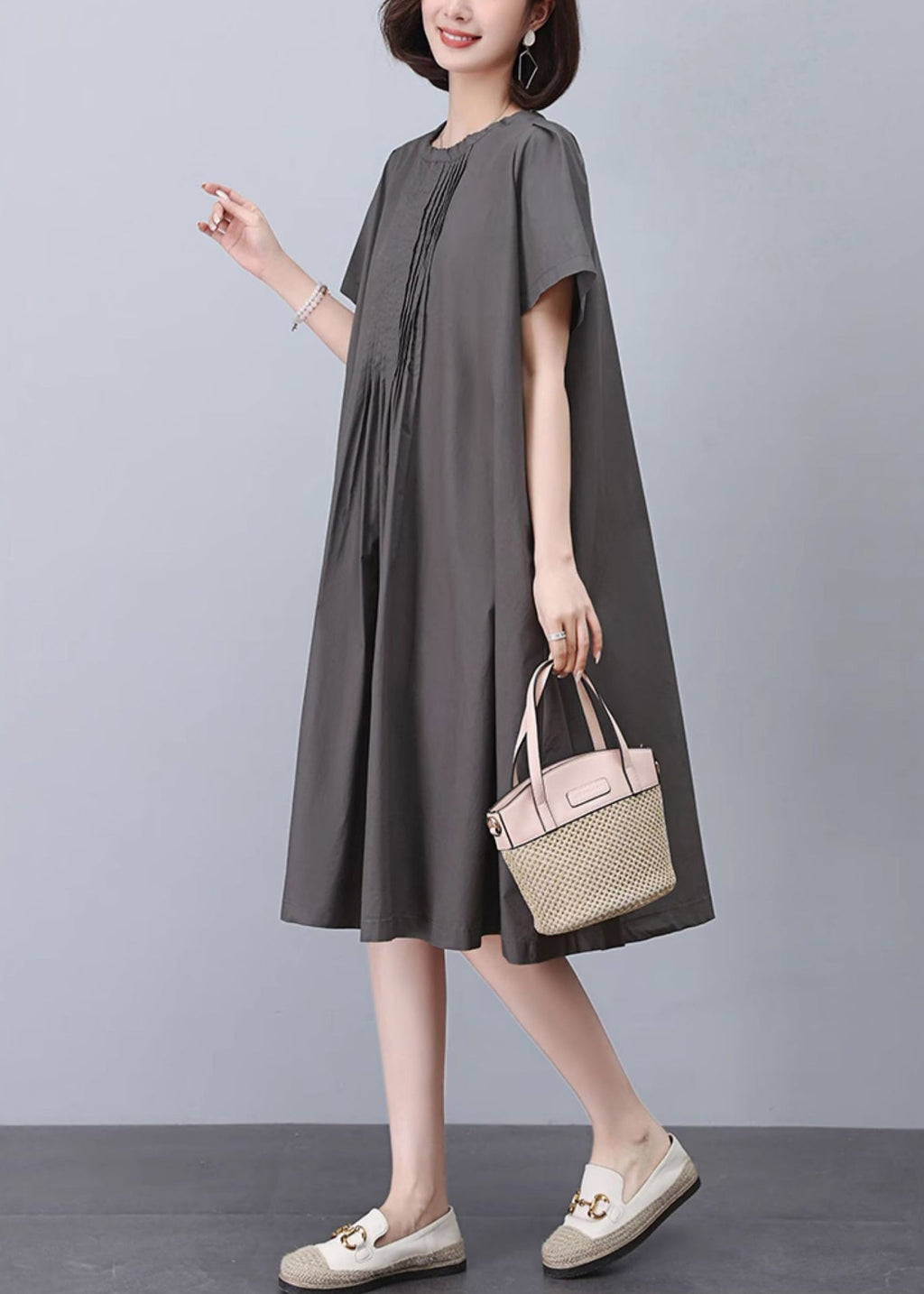 Classic Vintage Dress with a Flattering Fit