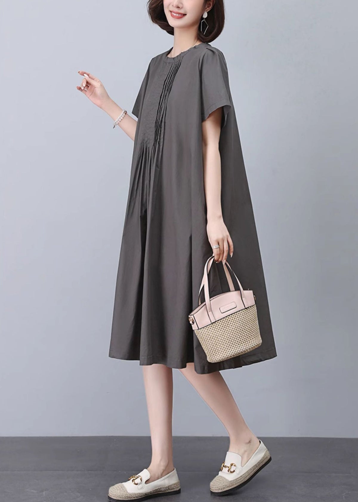 Classic Vintage Dress with a Flattering Fit