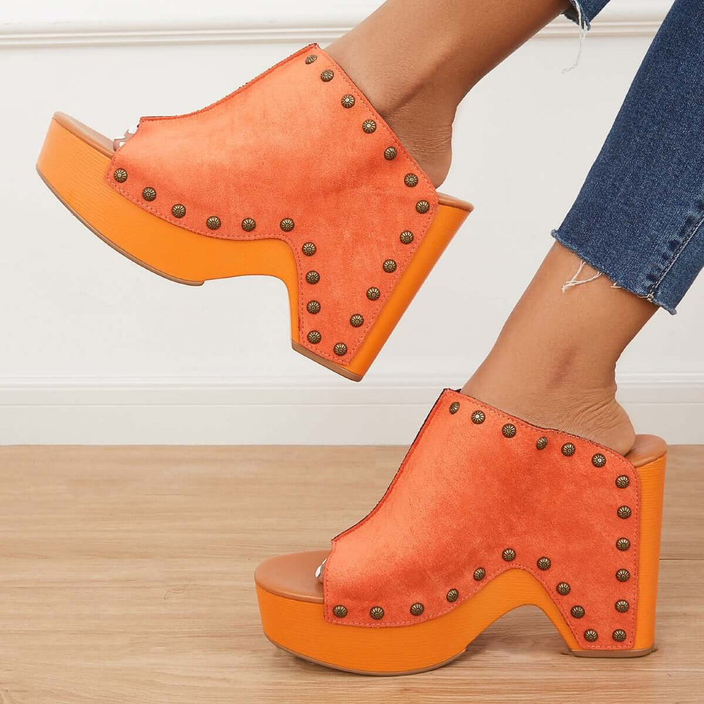 Chic Orthopedic Sandals with Unique Design